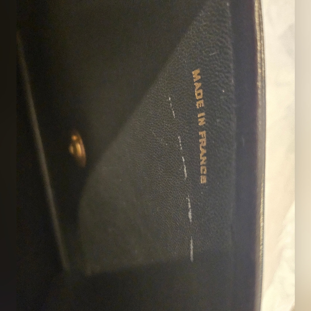 EUC vintage Chanel gold chain purse - Picture 12 of 17